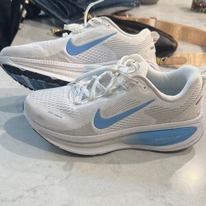 Nike Women’s Vomero ZOOMX